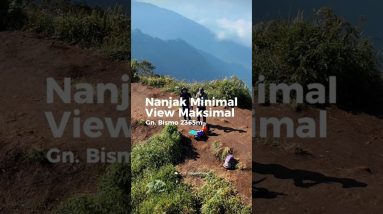 Gak sampe 2 jam udah sampe puncak jalan santai dari base camp.